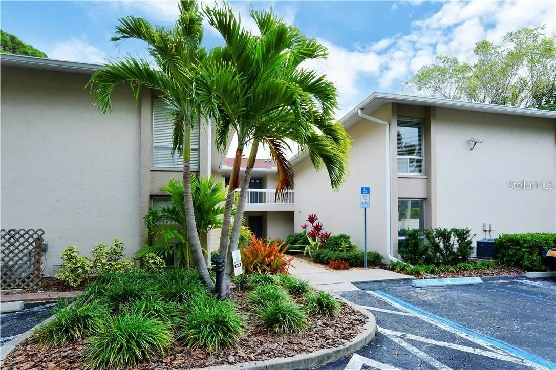 Front of Building A- 2121 WOOD ST #201, SARASOTA FL 34237
