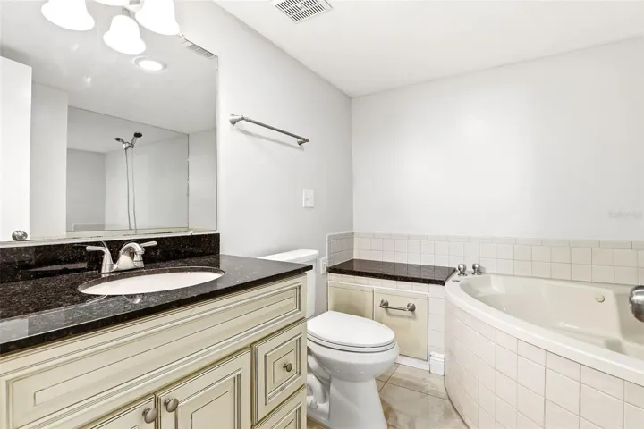 Jet Tub Bathroom 2