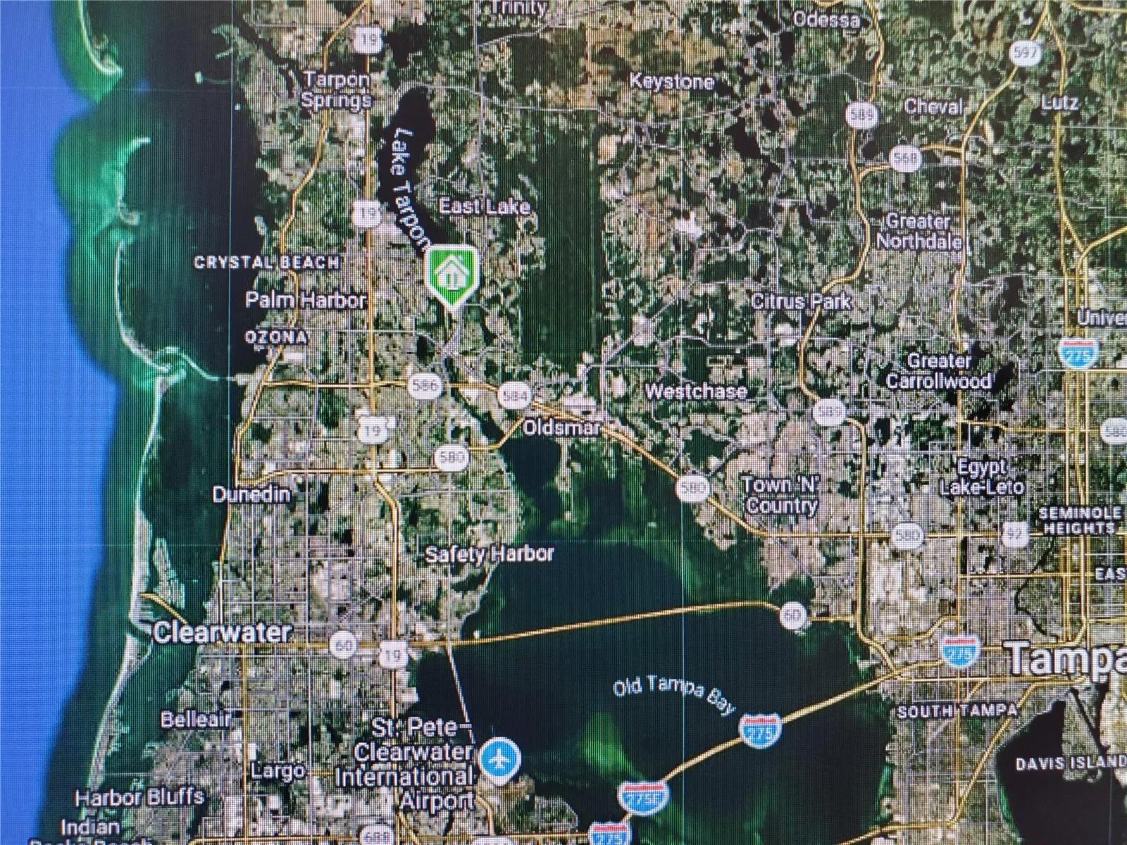Easy commute to Tampa and Clearwater! Enjoy Lake Tarpon and the Gulf Coast!
