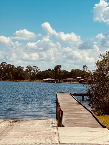 Walk down to Lake Huntley boat ramp