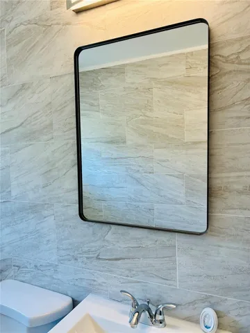 Special mirror in the bath