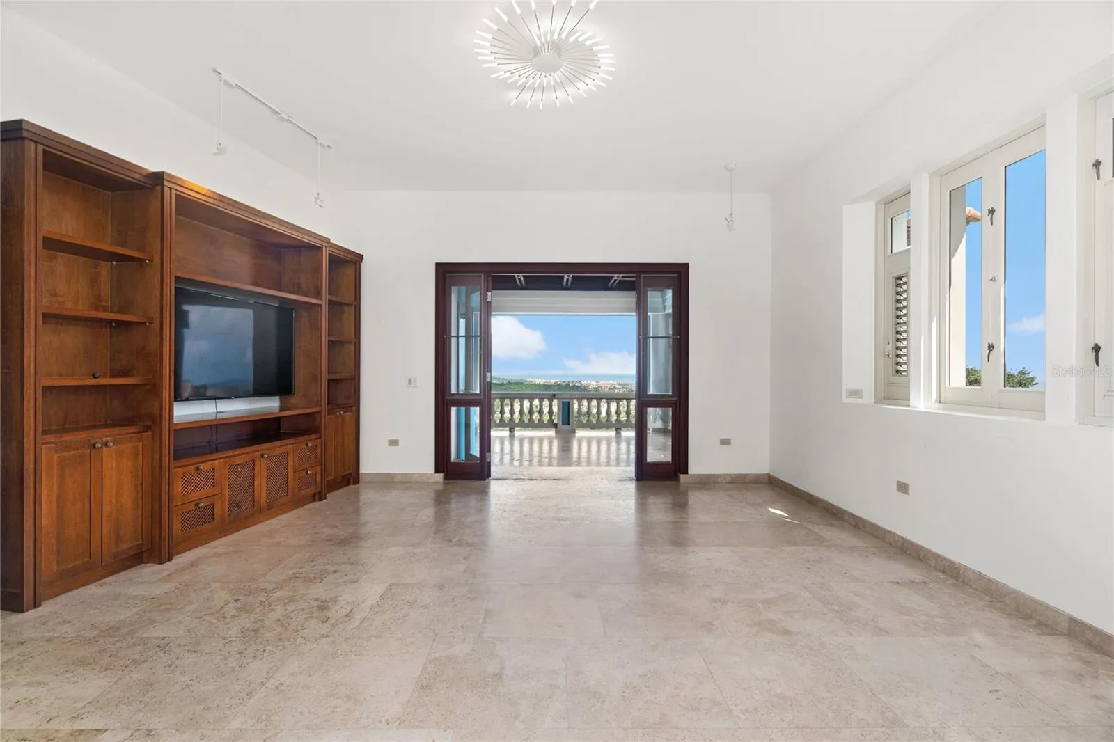 Living room without furniture