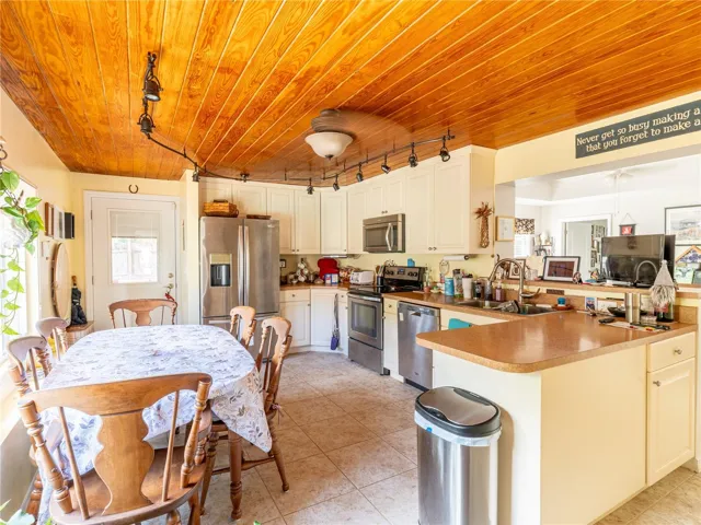 IN LAW SUITE KITCHEN
