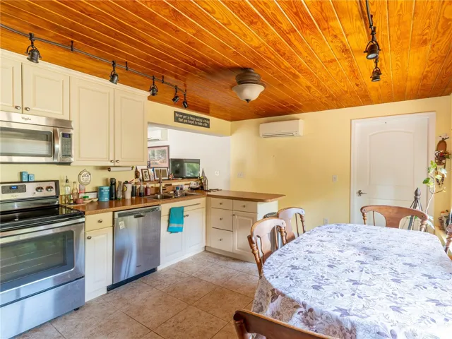 IN LAW SUITE KITCHEN