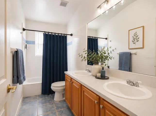 2nd floor guest bath