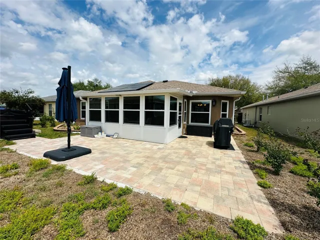 PATIO WITH PAVERS