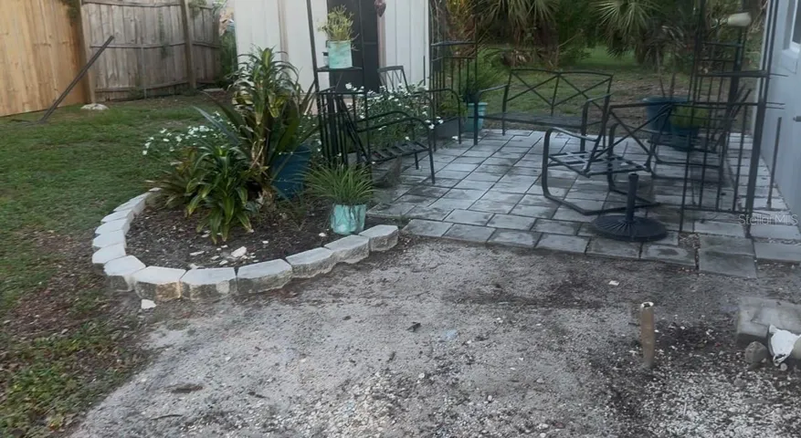 shed and room to BBQ