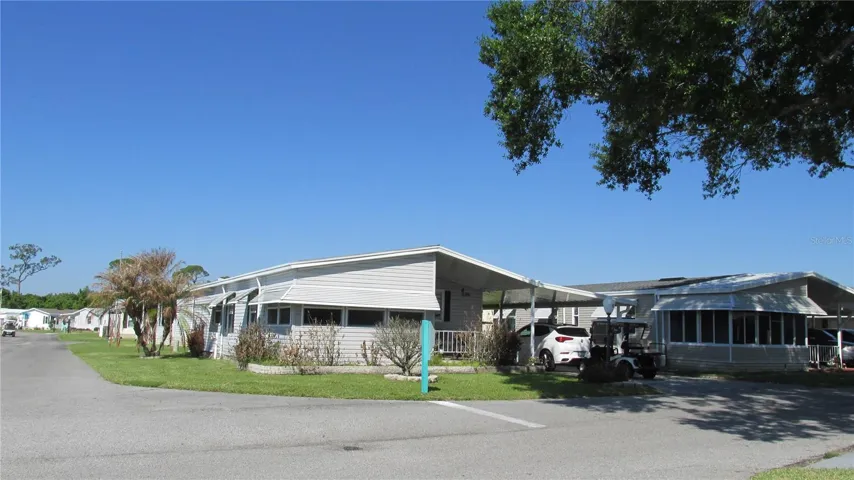 Front of 102 Newcastle Blvd