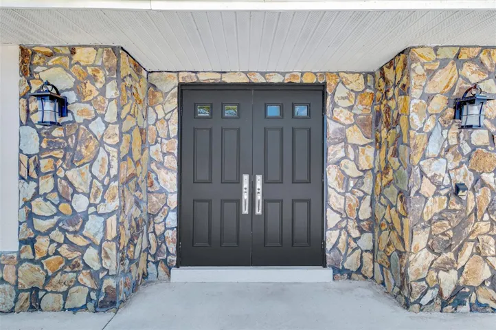 Welcoming entry!