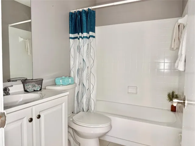 Upstairs Guest Bath
