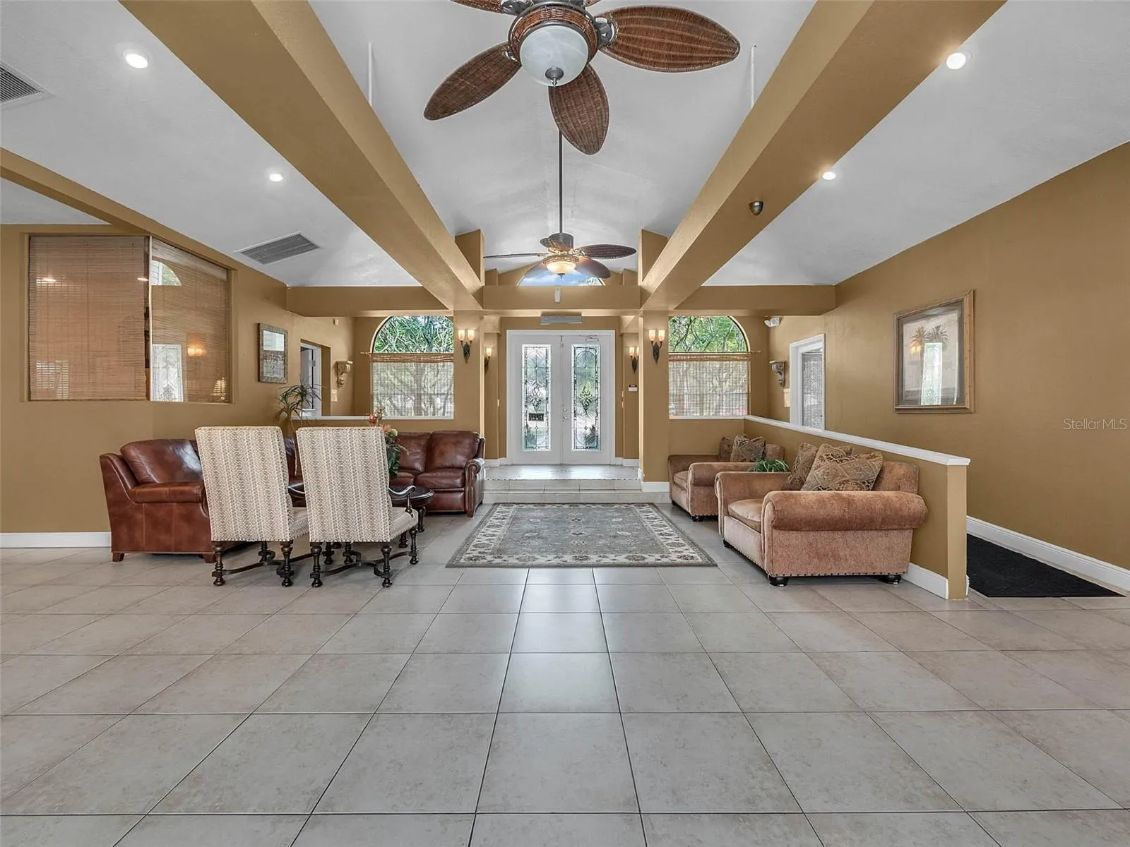 CLUBHOUSE