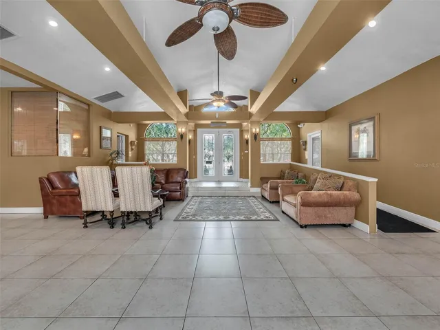 CLUBHOUSE