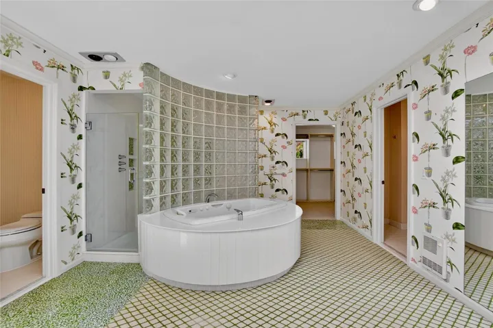 Owner's Bathroom