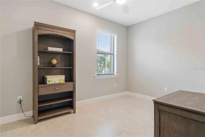 Guest Bedroom/Hobby Room