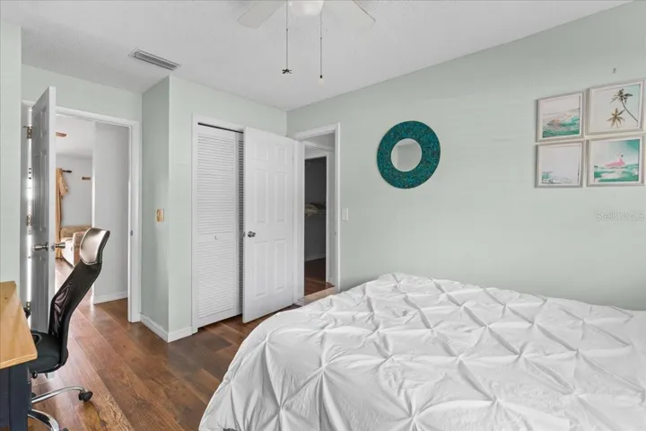 Guest bedroom