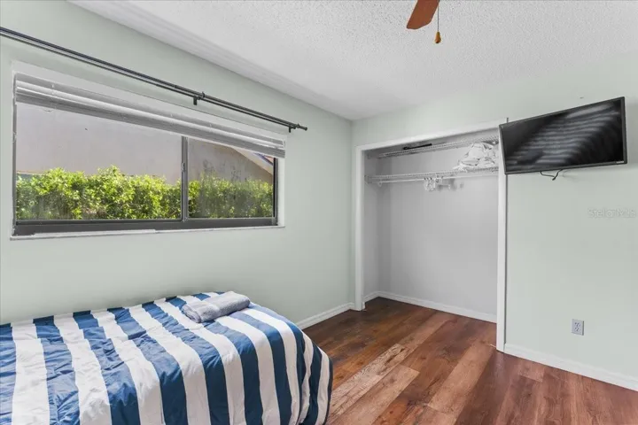 Guest bedroom