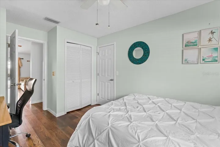 Guest bedroom
