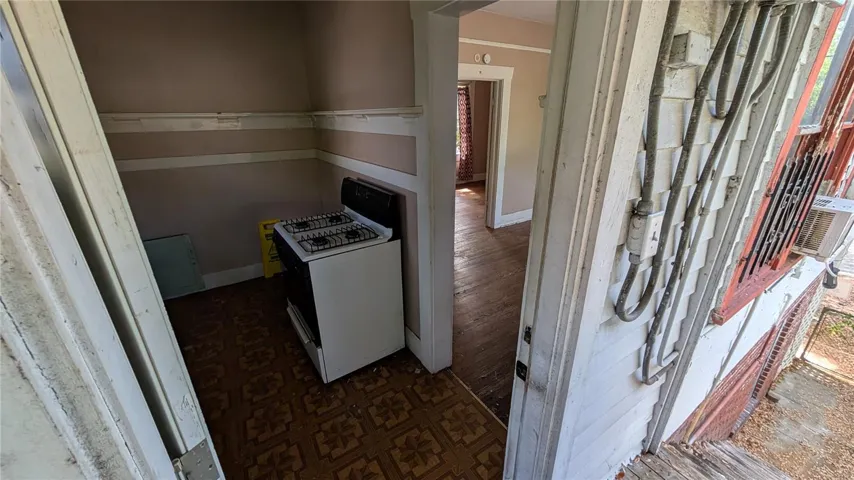 Duplex, second floor 1 Bed / 1 Bath unit