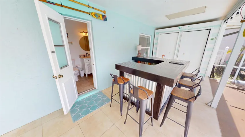Bar area on the lanai