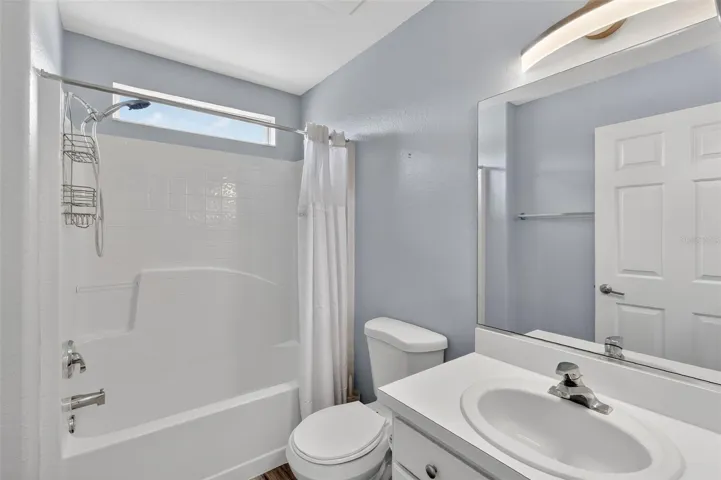Guest Bath w/natural light!