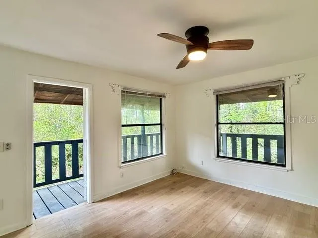 Tree House - Living Room