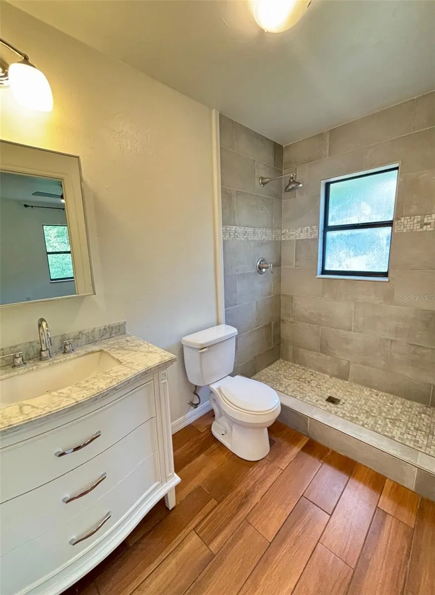 Bed 3 - Bathroom