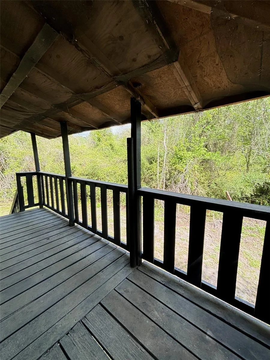 Tree House - Wrap-Around Porch Upstairs