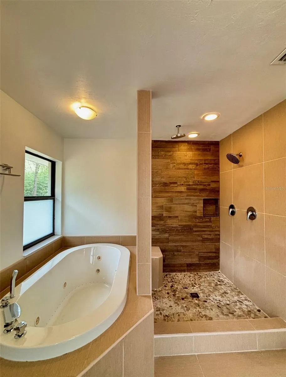Master Bathroom Jetted Tub &amp; Double Shower