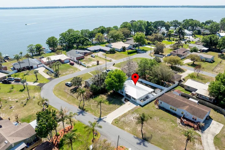 Aerial view next to Lake Eustis
