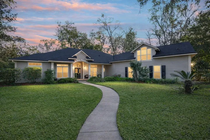 Welcome Home to Steeplechase Farms!