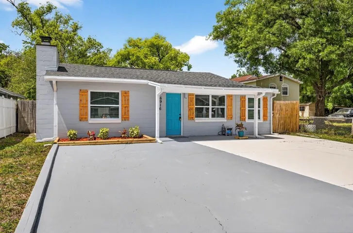 CURB APPEAL; PARKING FOR 6 VEHICLES