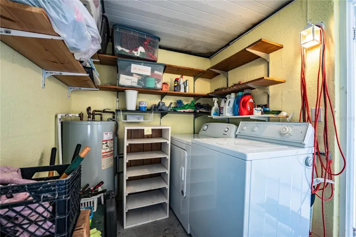 Utility Room w/washer-dryer
