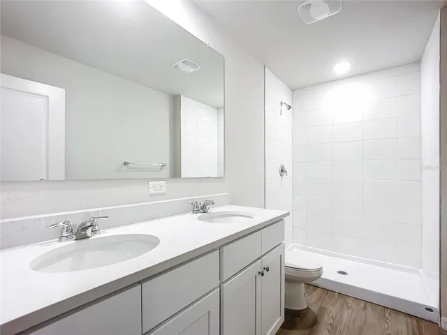 Photos are of a similar or previously completed unit and are for illustrative purposes only. Features, finishes, and layout may vary.