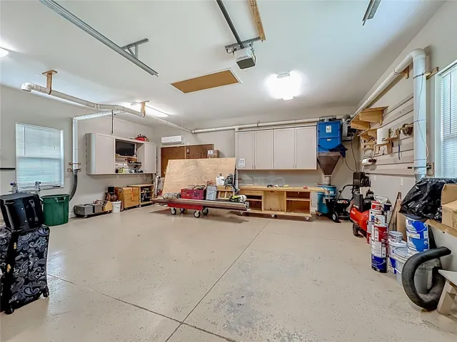 Car Enthusiast/Hobbyist/Space for All Your Toys.