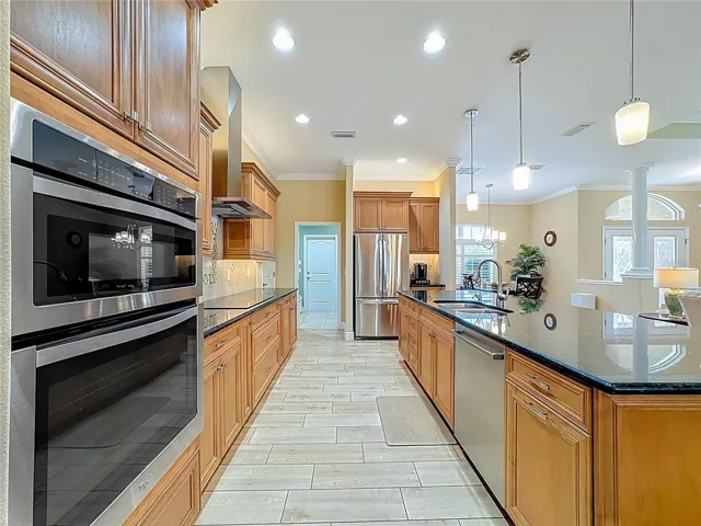 Built-in Oven and Microwave/Convection Oven Combo.
