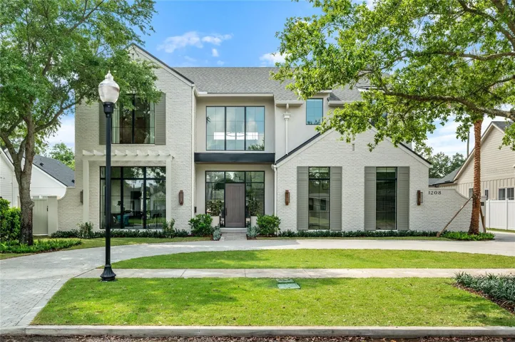WELCOME TO 1208 NOTTINGHAM ST.
