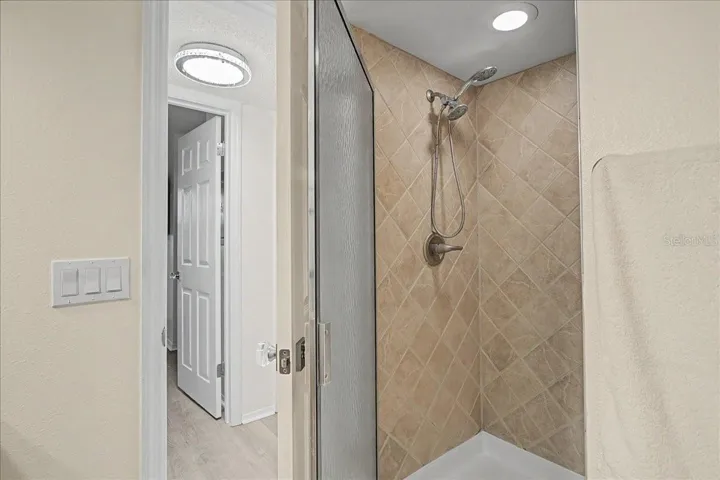 Guest Full Bath