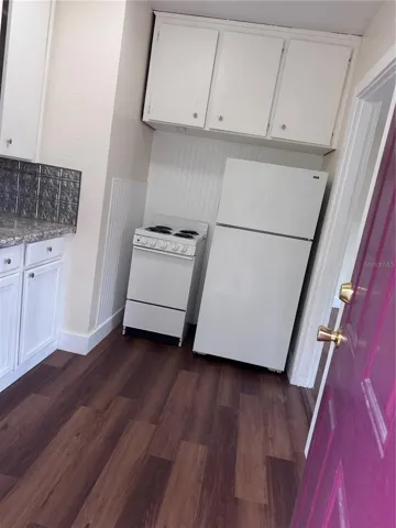 Unit 112 kitchen