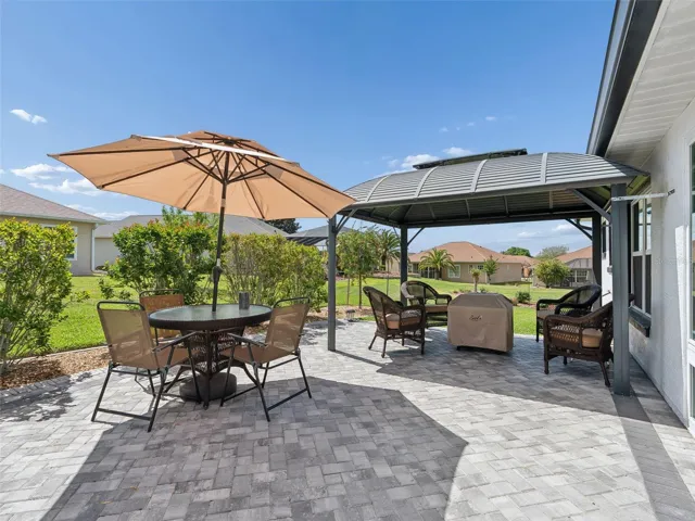 Paver Back Patio w/Multiple Sitting areas