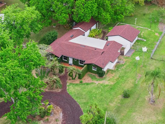 Almost 1/2 Acre in East Orlando!