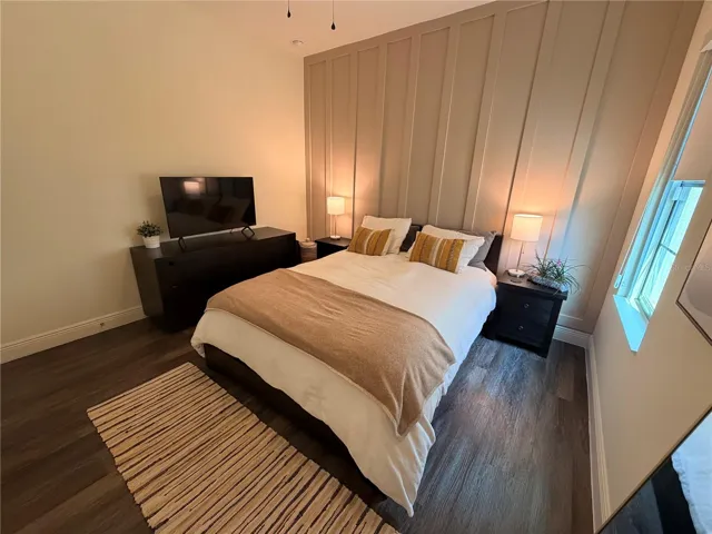 1st floor guest room