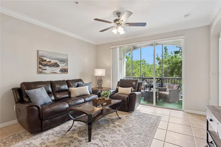 Spacious and Bright Living Room