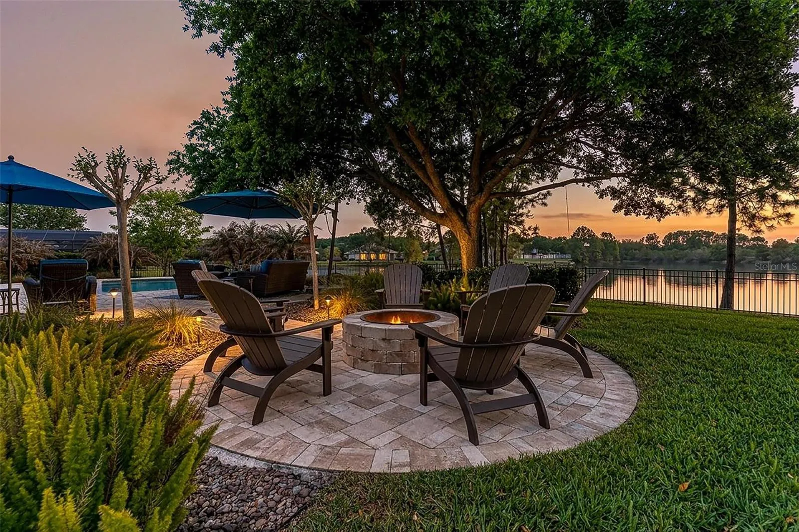 FIRE PIT FOR GATHERINGS