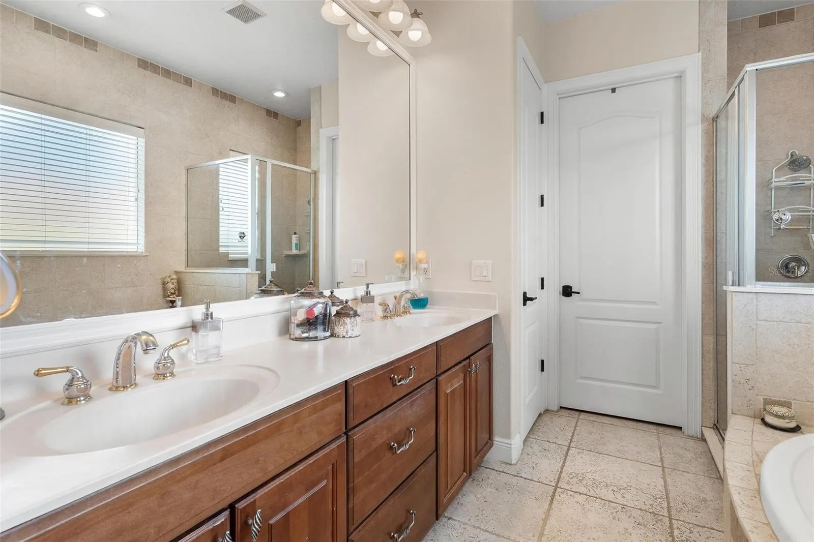 DOUBLE SINKS