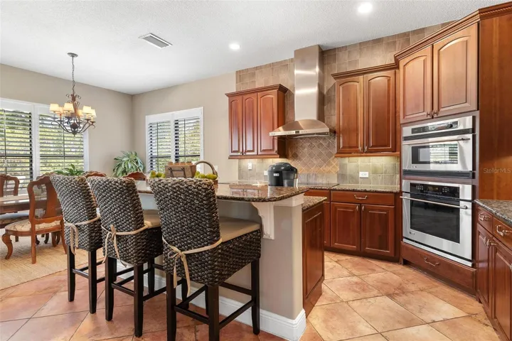 KITCHEN ISLAND AND BAR