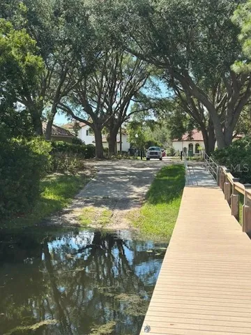 COMMUNITY PIER