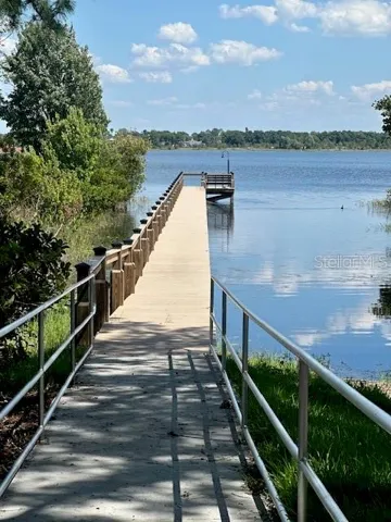 COMMUNITY PIER