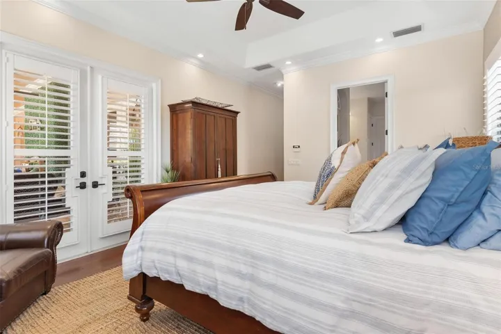 FRENCH DOORS TO LANAI