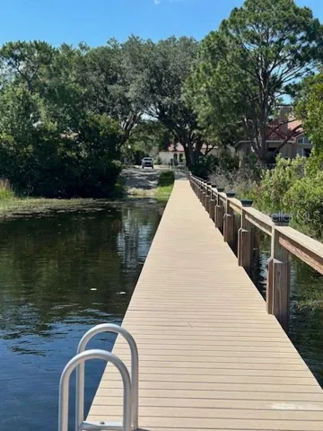 COMMUNITY PIER
