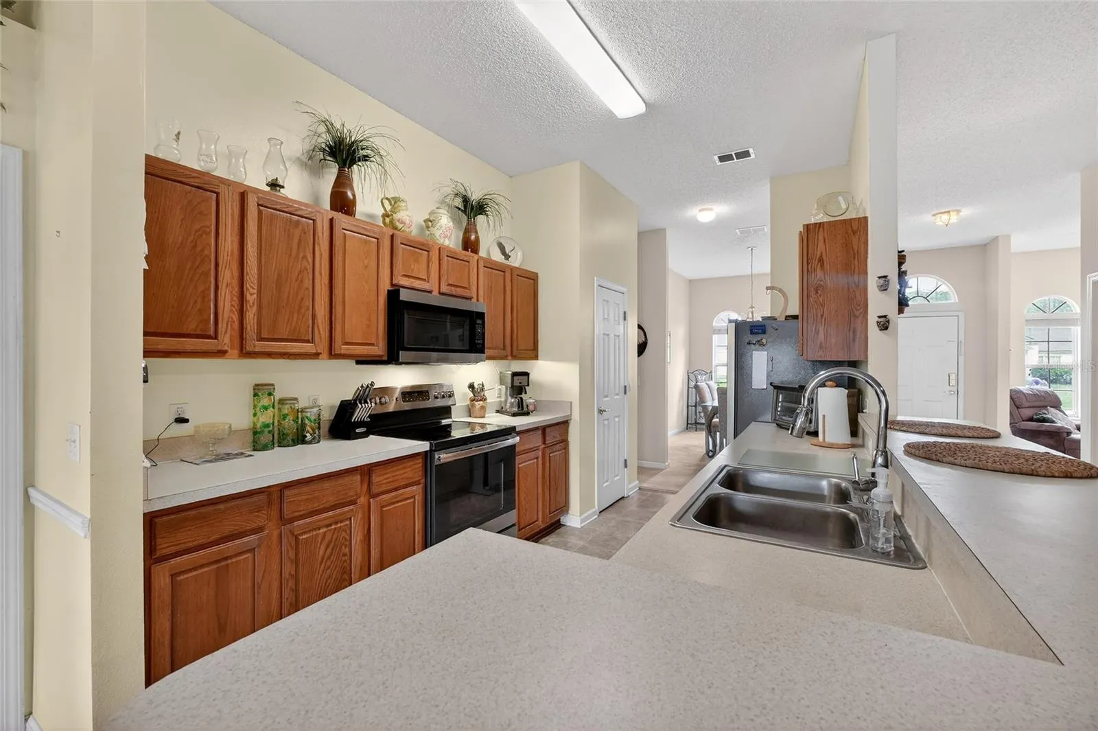 Kitchen with Pantry and Breakfast Bar